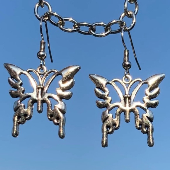silver hollow butterfly earrings - Picture 2 of 3